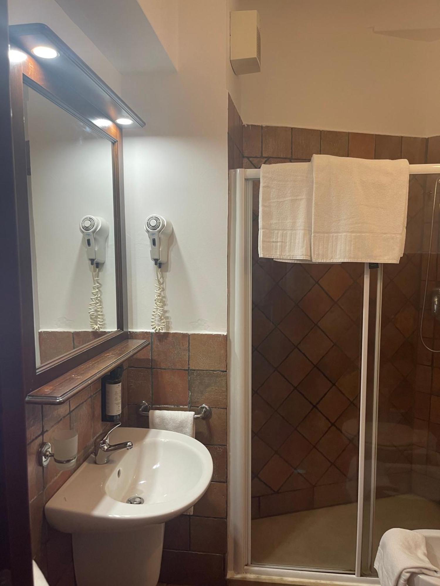 Hotel Capomulini 3 Stelle Acireale Ngoại thất bức ảnh