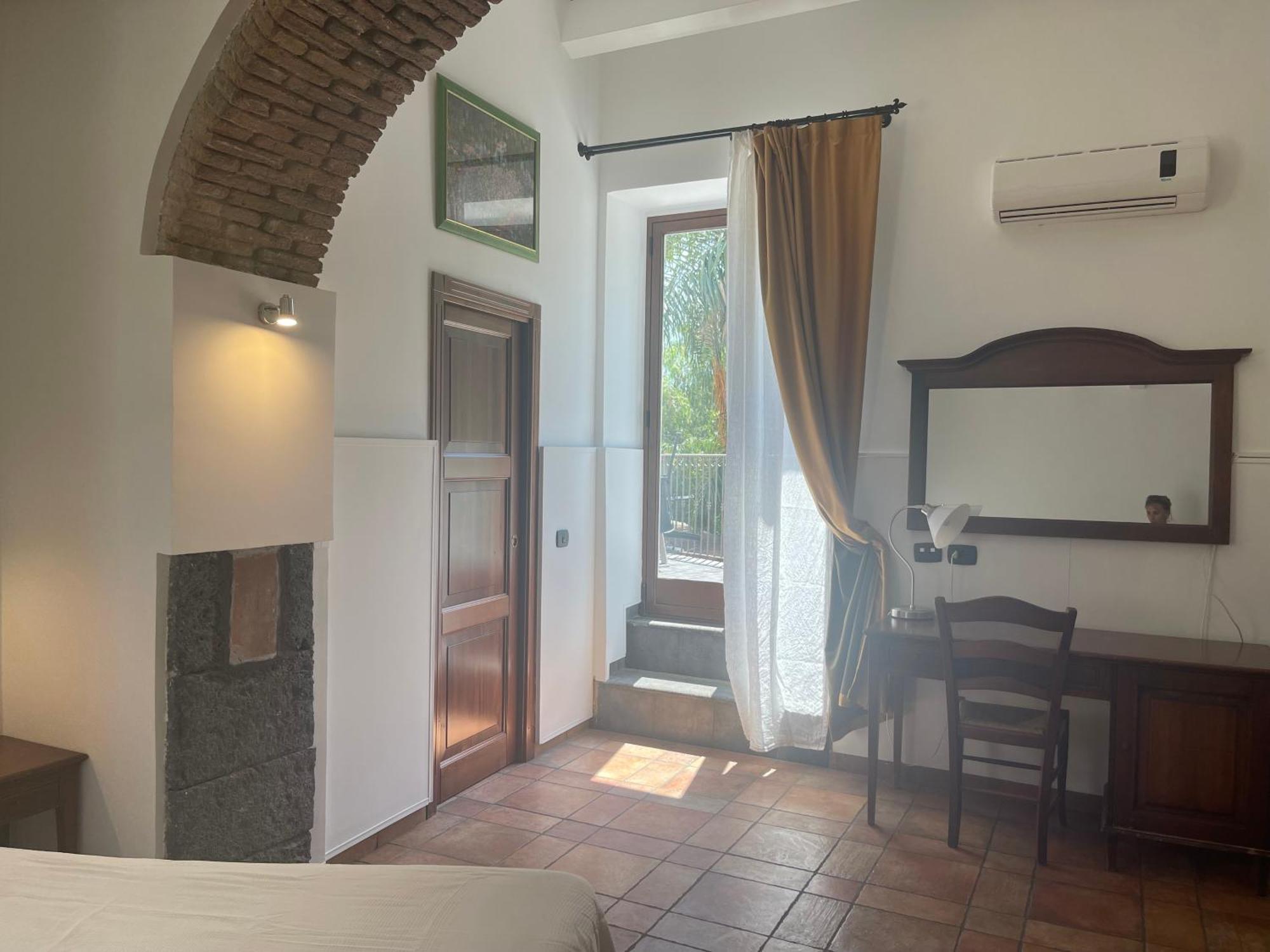 Hotel Capomulini 3 Stelle Acireale Ngoại thất bức ảnh
