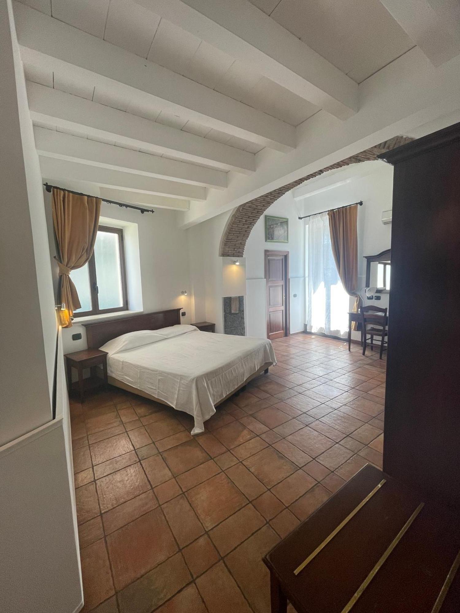 Hotel Capomulini 3 Stelle Acireale Ngoại thất bức ảnh