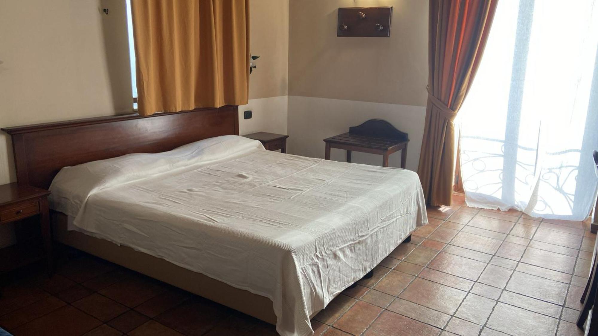 Hotel Capomulini 3 Stelle Acireale Ngoại thất bức ảnh