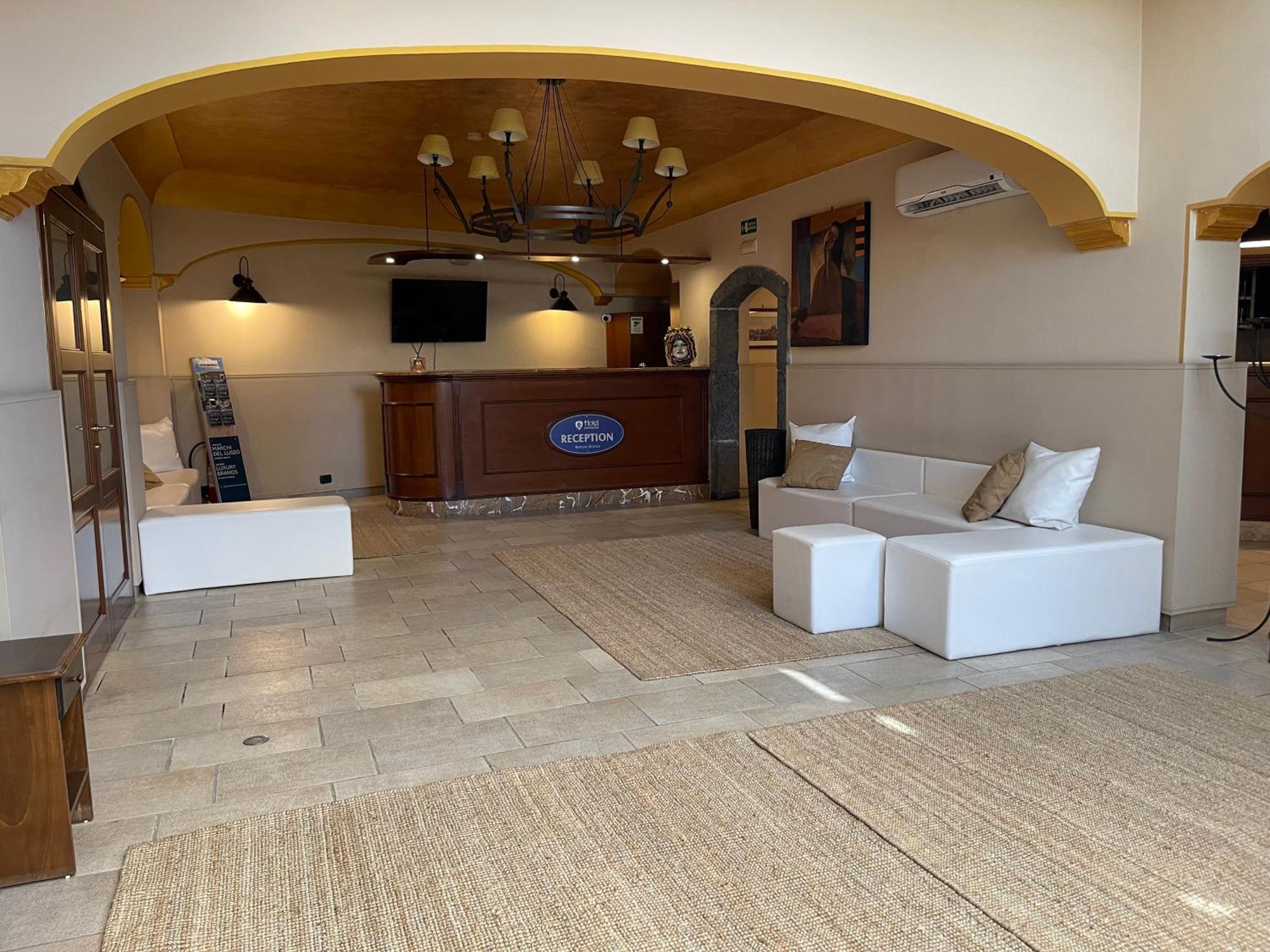 Hotel Capomulini 3 Stelle Acireale Ngoại thất bức ảnh